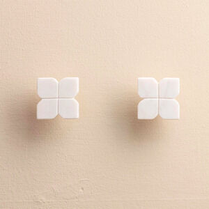 NEW Set of 2 Marble Amari White Clover Carved Drawer Pulls Knobs